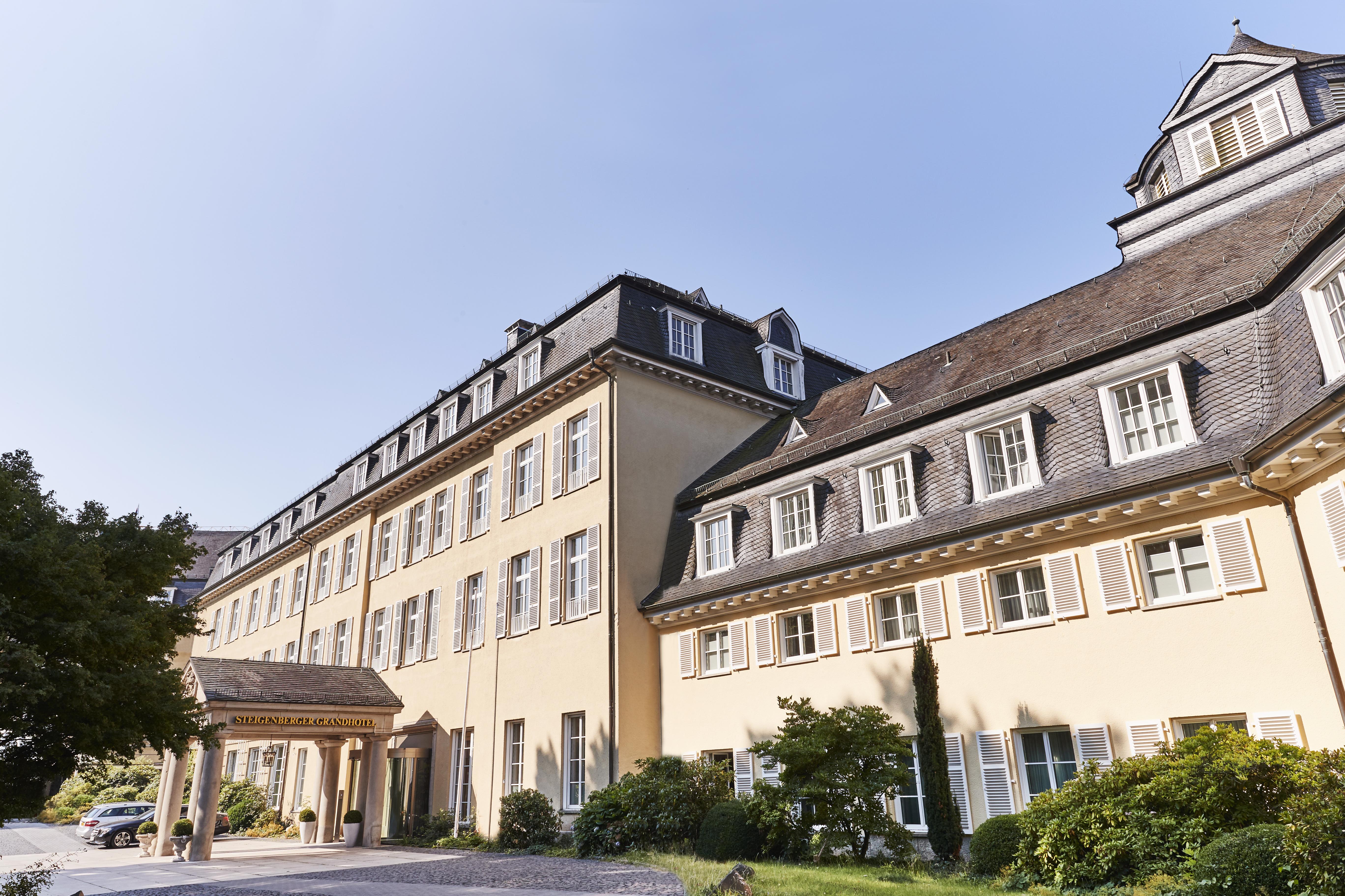 Steigenberger Icon Grandhotel & Spa Petersberg Königswinter Exterior foto The former sanatorium