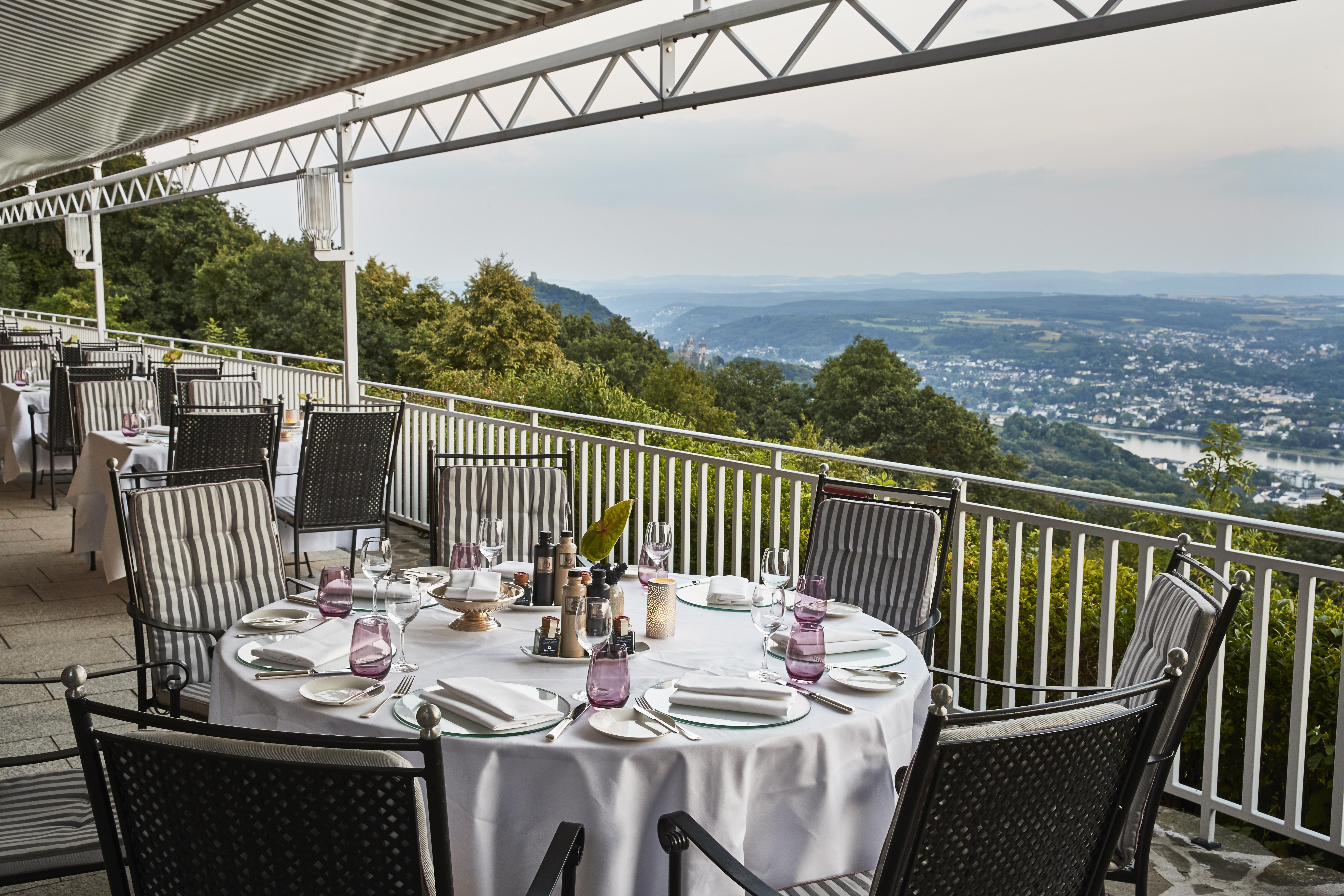 Steigenberger Icon Grandhotel & Spa Petersberg Königswinter Exterior foto Restaurant
